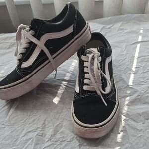 Vans Black and White Low-Top Skate Sneakers.  Womens 5.5 Men Size 4. Size 3 Kids